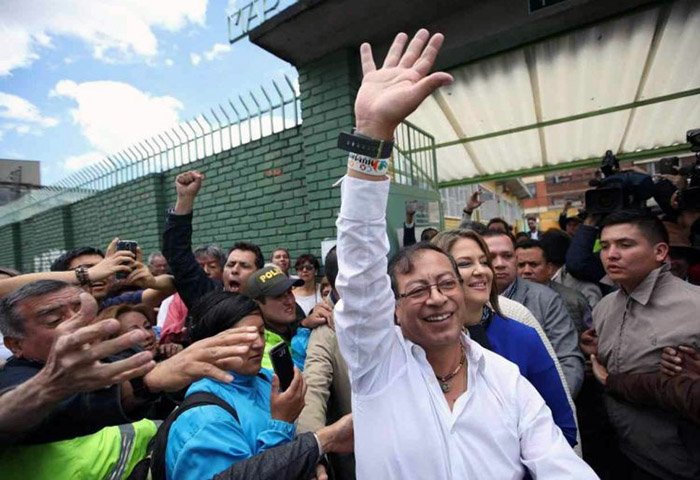 El predicador con Petro