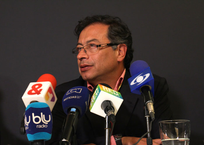 Petro retoma la iniciativa politica