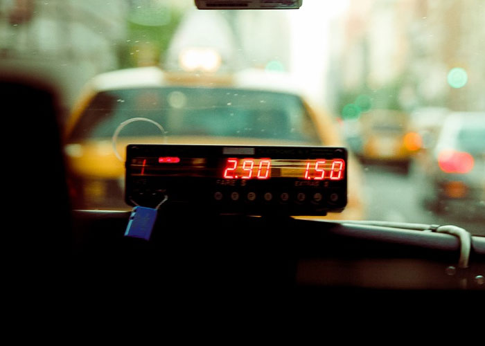 La millonaria deuda que agobia a los taxistas de Barranquilla