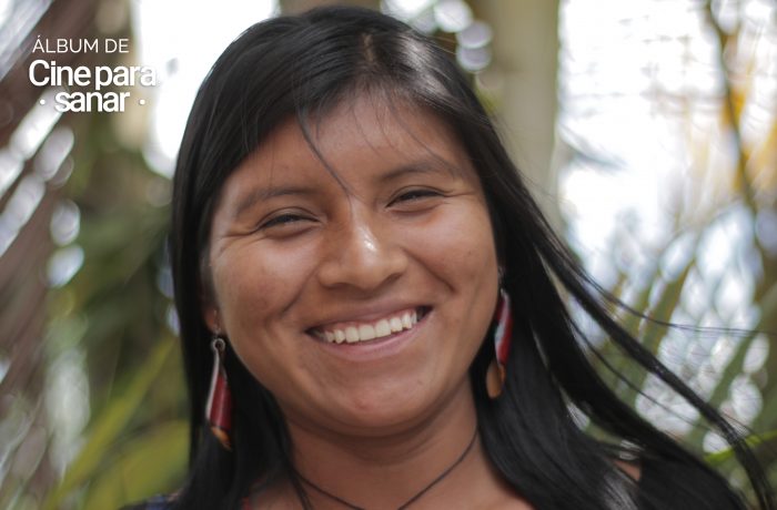 Yamilé, a quien la guerra le arrebató su hermano, le sonríe así a la vida. Con su actitud nos da a todos una enorme lección. (Popayán, Cauca)