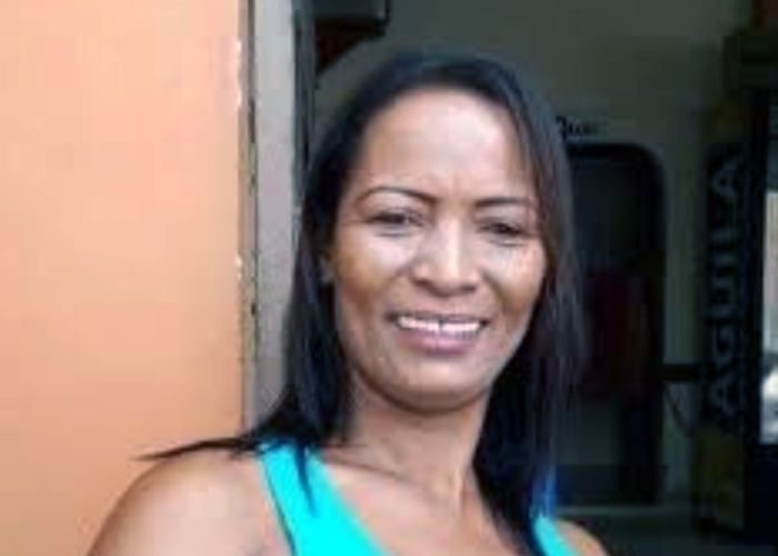 Por el ojo de la chapa