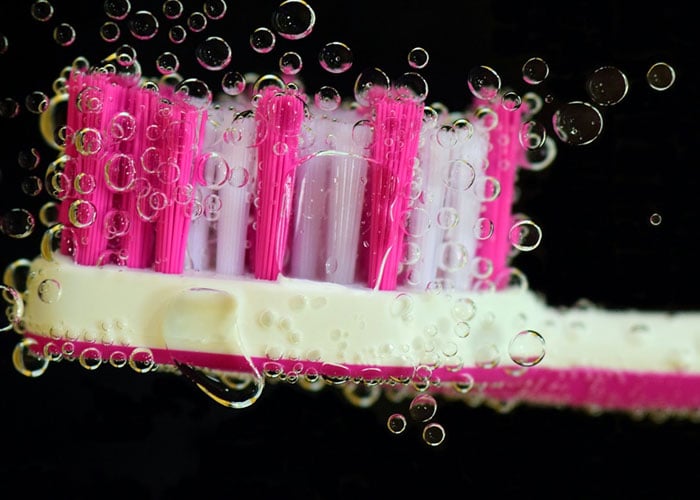 Si el cepillo dental dejas en el baño, a tu salud le puedes hacer daño