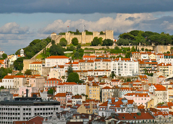 Riesgos, ventajas y desventajas de enfrentar a los grandes