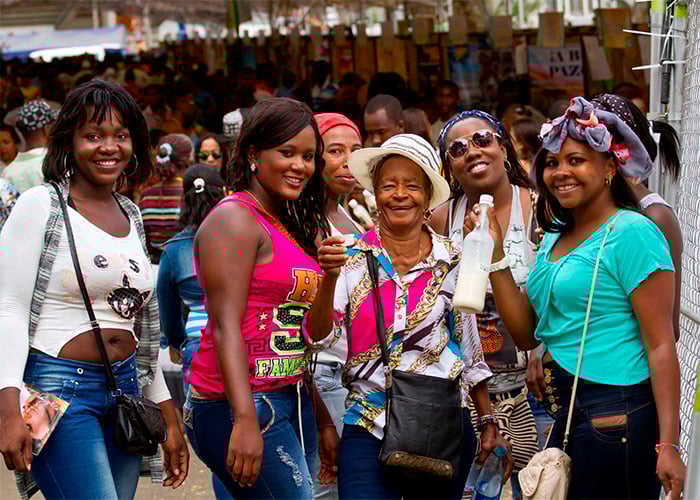 En el Petronio no se quieren dejar quitar su trago, el viche