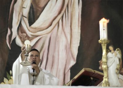  - Javier, el cura que logró que en Argelia (Cauca) hubiera un tiempo de paz - Página 2