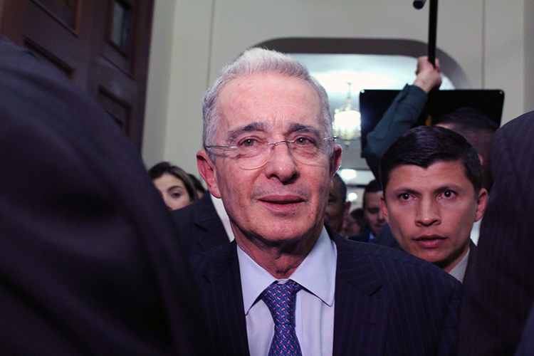 “Dios es Uribe. Es Dios”