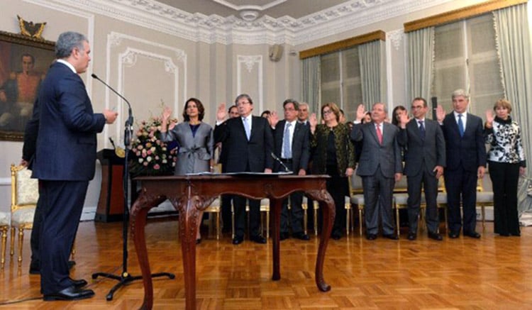 Separados, pero no tanto