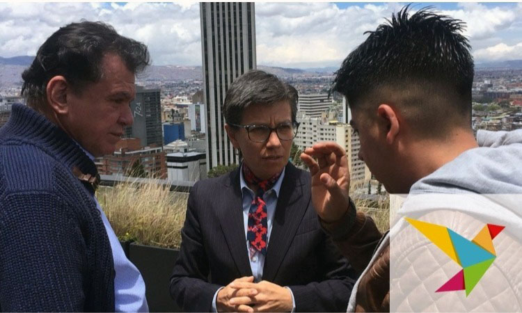 Por el ojo de la chapa