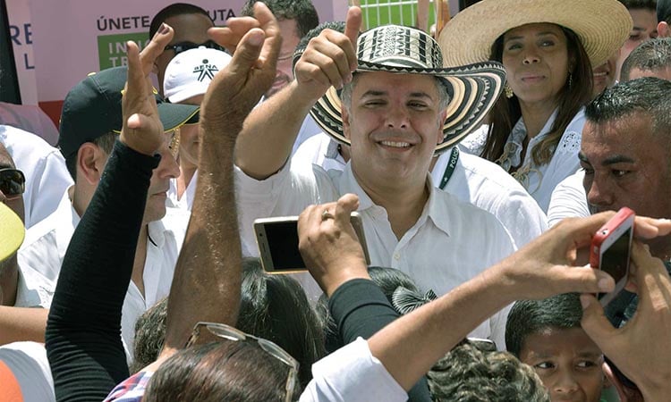 A capotear tormentas...