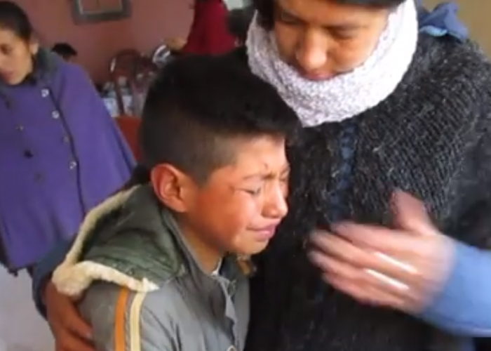 El niño que llora por la tala de árboles en Pupiales (Nariño)