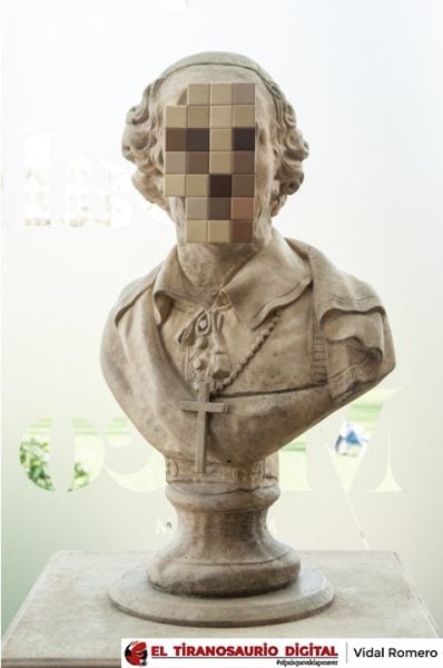 Como este busto de un cura con su rostro pixelado, un homenaje a los curas que piden no cometer pecados y “que al final hacen ellos mismos”, reseña Banksy.