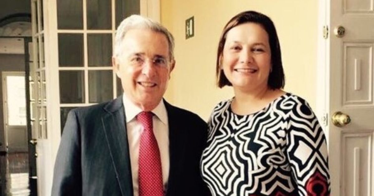 Ángela, la hija de Angelino Garzón, la escogida por el uribismo para la Alcaldía de Bogotá