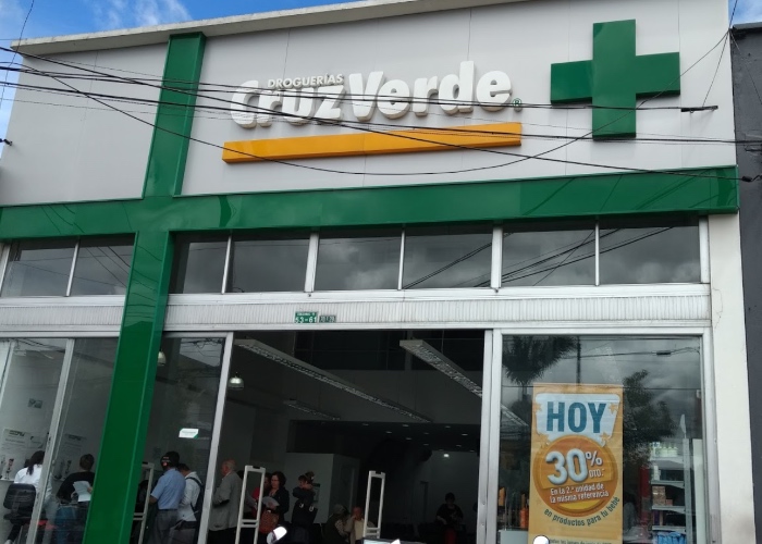 Cruz Verde, el gigante de las farmacias que le negó la leche a un bebé