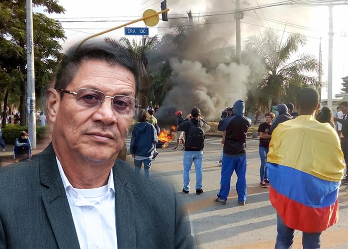 Encapuchados infiltrados desatan la rabia del rector de la Univalle