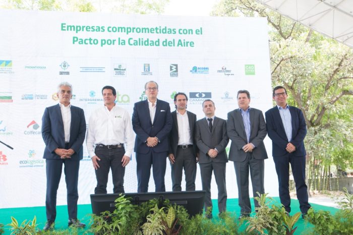  - Los paisas no aguantan un día más de aire sucio