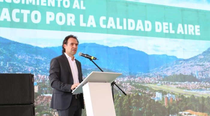  - Los paisas no aguantan un día más de aire sucio