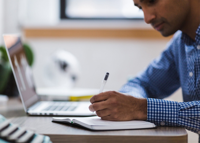 Becar a jueces y fiscales para combatir la inseguridad y la corrupción