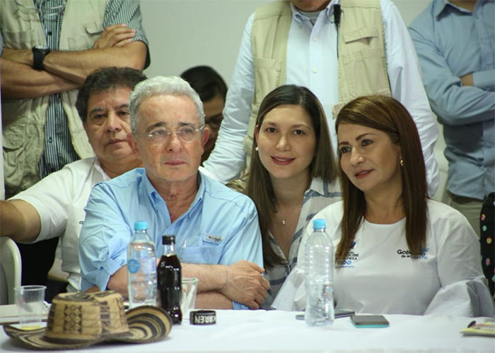 Uribe al frente de los alcaldes de Córdoba, donde tiene El Ubérrimo