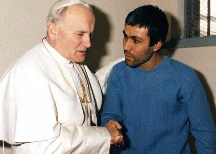  - El misterio de la niña que aparecio enterrada en el Vaticano