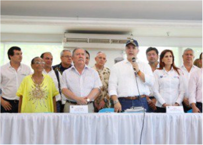 Reapareció la matrona Francisca Sierra en primera línea con Duque