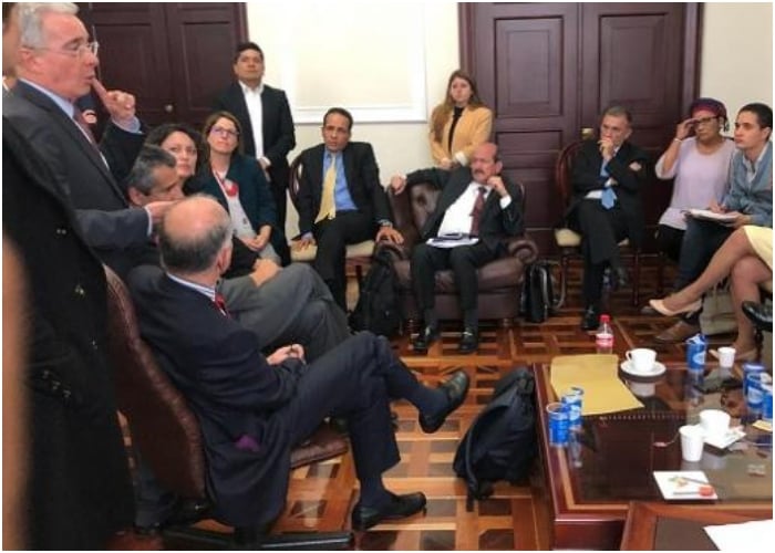 La reunión entre Uribe, Petro, Farc y Verdes quedó en nada