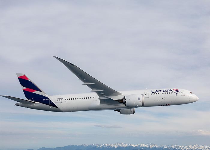 Latam, otra aerolínea que, como Avianca, se aprieta el cinturón