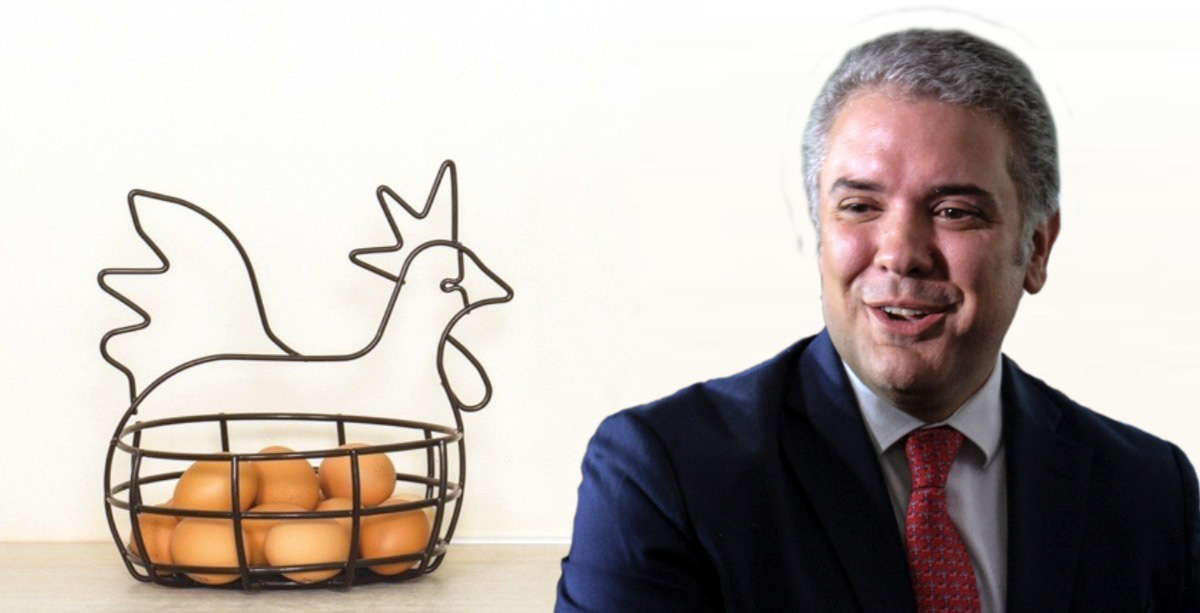 Clara de huevo y los siete huevitos