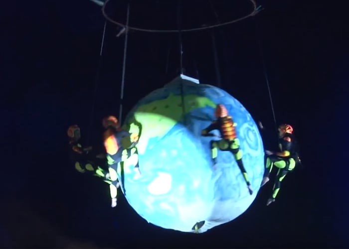 Con espectáculo aéreo el Festival Totachagua iluminó la noche de Halloween