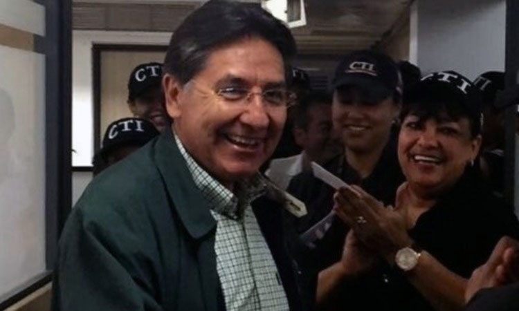 ¿Quién le pone el cascabel… al Fiscal?