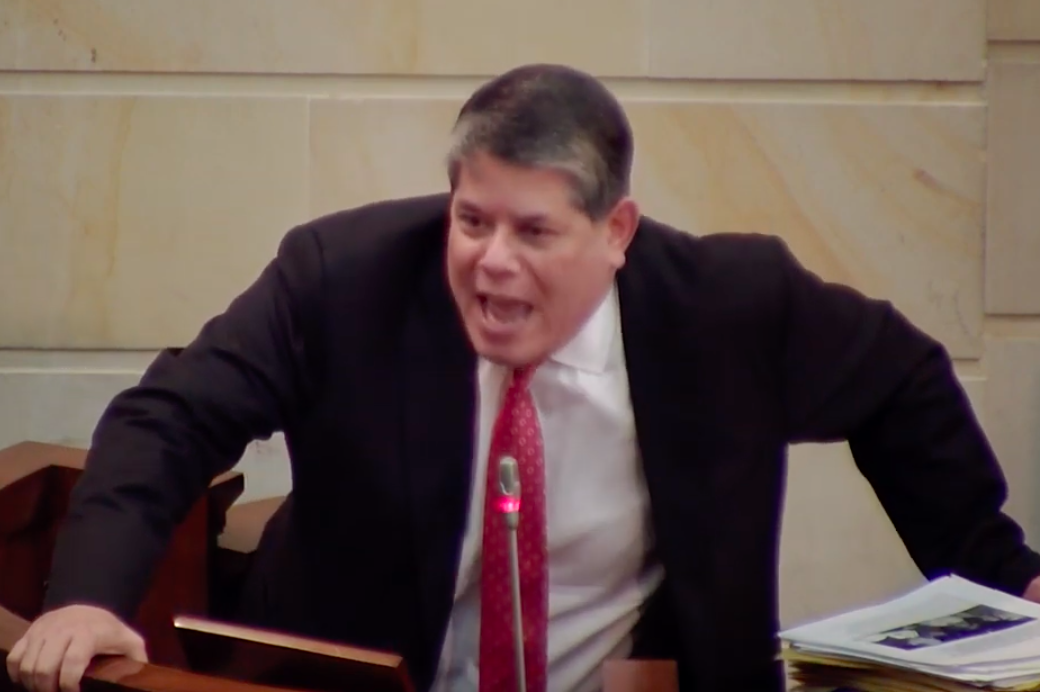 Zabaraín: el oso más grande en la historia del Congreso...desde Mancuso