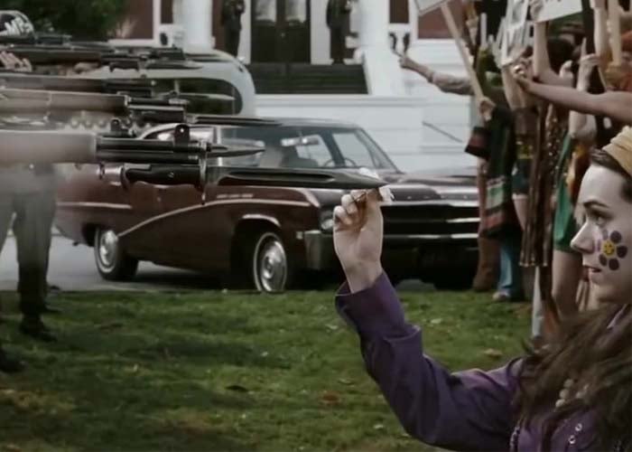 Mas poesía, menos policía