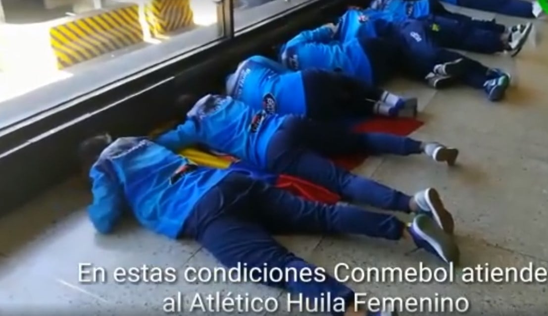 Video: La humillación que pasaron las campeonas de la Copa Libertadores en su regreso a Colombia