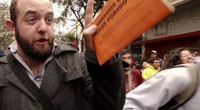  - ¿A quién le estorban Santiago Rivas y Los Puros Criollos?