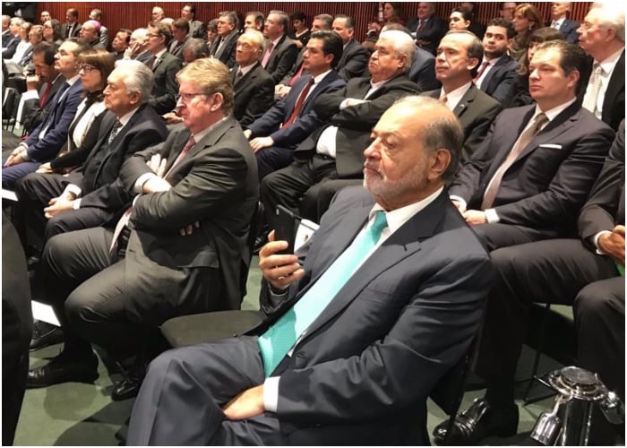 Carlos Slim acompañó a AMLO en su juramento