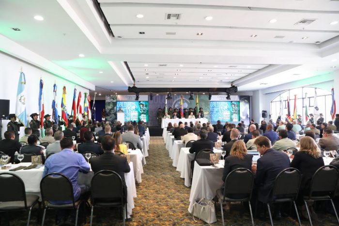  - Los capos antinarcóticos se reunieron en Medellín