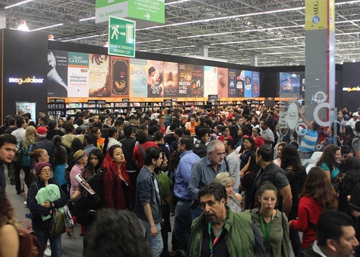 FIL Guadalajara 2018: ¿Pistolas o libros? ¿Kalashnikov o bibliotecas?