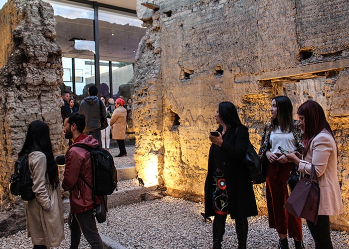 'Fragmentos' de Doris Salcedo: un espacio artístico para comprender el conflicto
