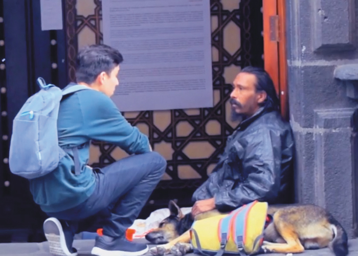 Hombre sin hogar cambia su vida para siempre (Video)