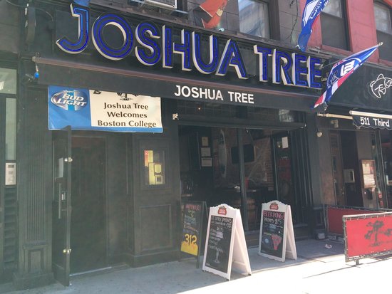 Llamando telefónicamente a los amigos muertos