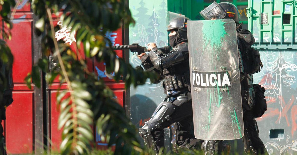 Gases lacrimógenos vs. bolas de pintura: nuevas marchas estudiantiles en Bogotá