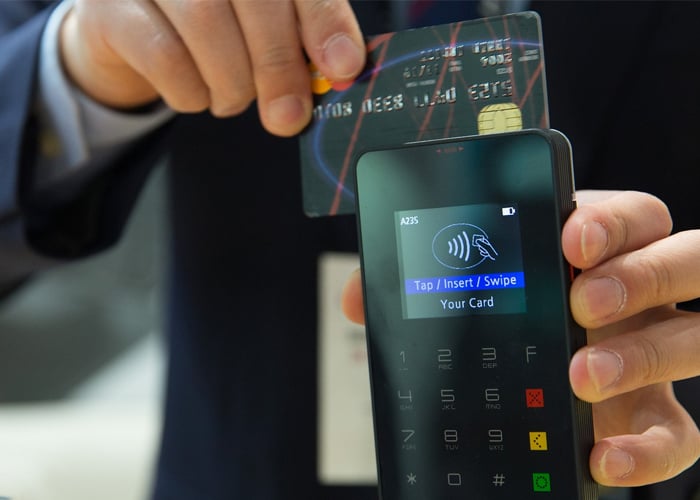 Tarjetazos en las iglesias a cambio de misericordia eterna