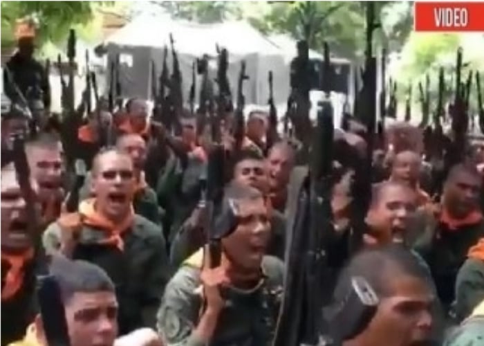 Así esperan las guardias chavistas a las tropas de Trump. VIDEO