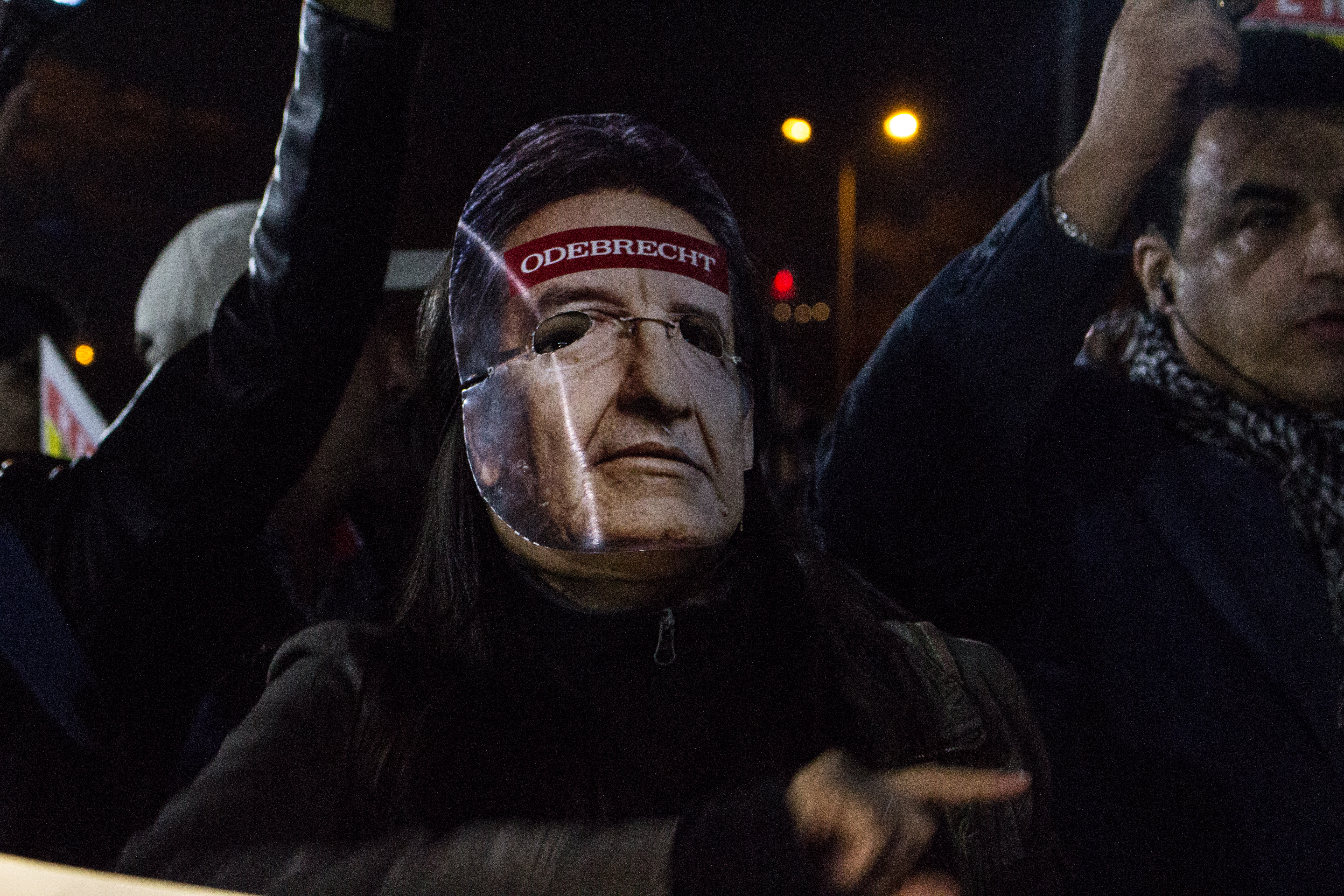  - Menos masivo, pero más influyentes: nuevo plantón contra el fiscal Martínez