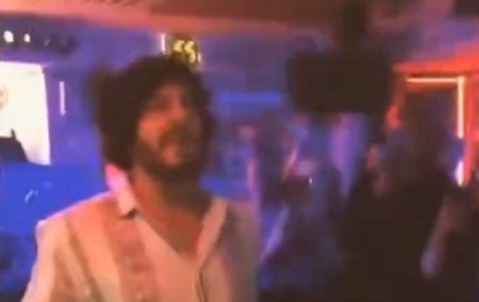  - Colombianos en París a punto de hacer cerrar el bar de Pablo Escobar