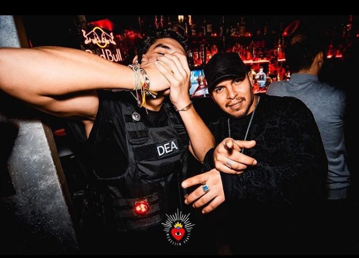  - Colombianos en París a punto de hacer cerrar el bar de Pablo Escobar