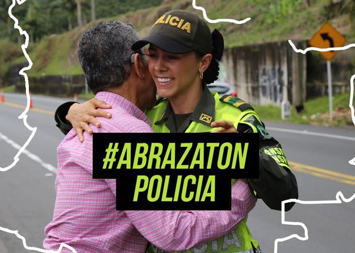Si abrazó a un policía hoy, ojo con estos 7 puntos