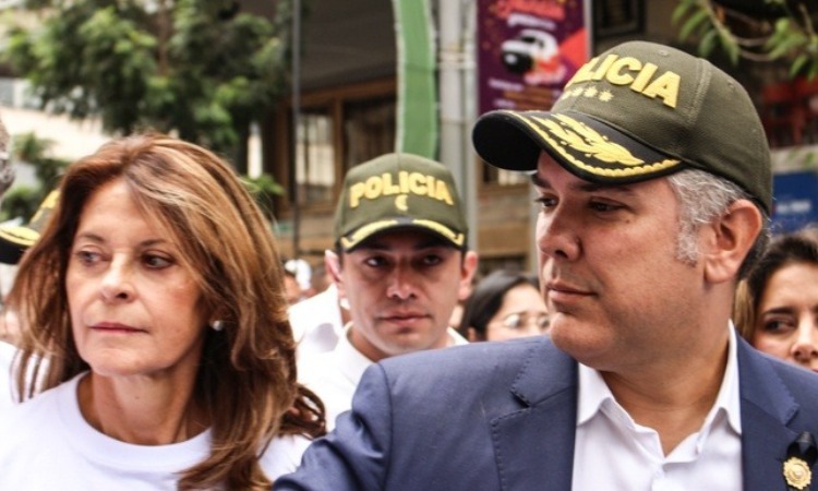 Avanza la extrema, el ELN ayuda, la paz tropieza