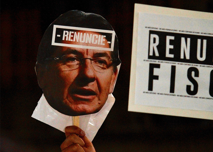 En Colombia, las linternas ciudadanas enfrentan la oscuridad del fiscal general