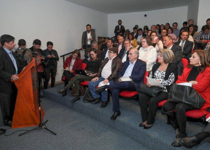 Presión a Duque para que firme ya ley de la JEP