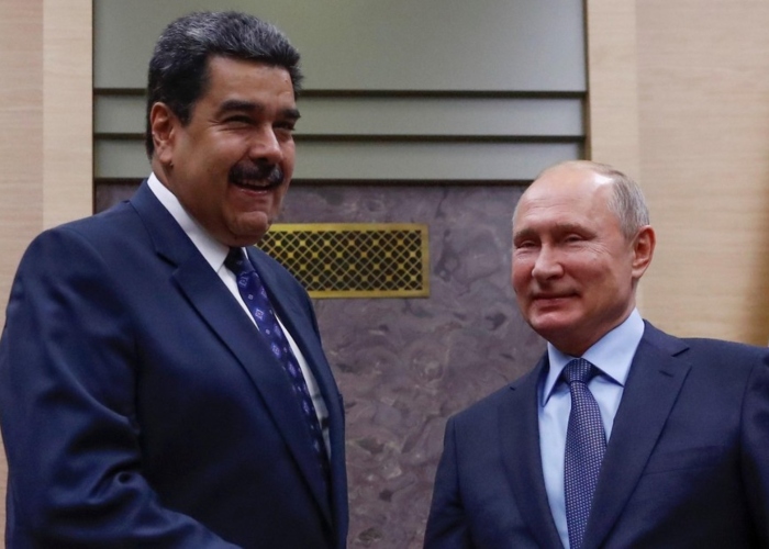 Maduro abre aeropuerto Maiquetía para la ayuda rusa